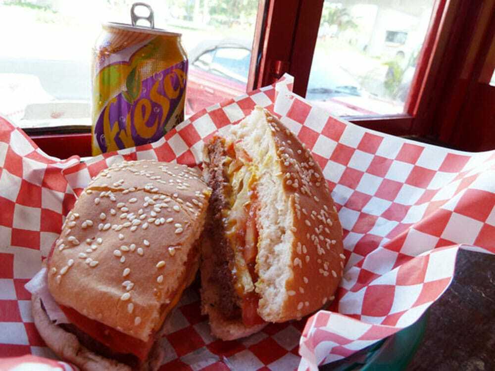 Burger, Puerto Morelos Mexico - Food Gypsy