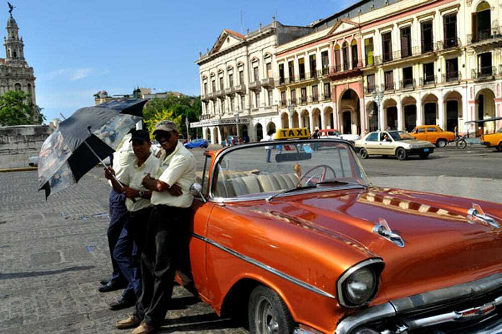 Old Havana, cab drivers - Food Gyspy