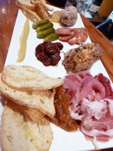 Play_Food_&_Wine_charcuterie_plate