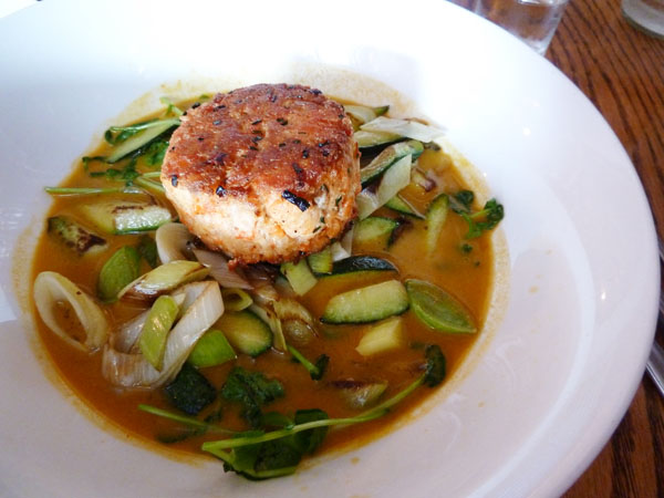 Wellington_Gastropub_Pan_Seared_Fish_Cake_in_Tomato_Curry_Broth