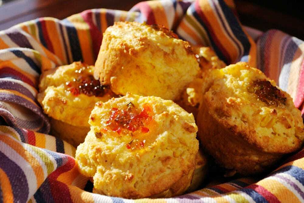 Chili Cheese Cornbread Muffins - Food Gypsy