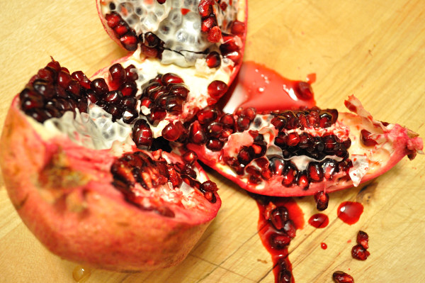 Pomegranate & juice - Food Gypsy