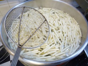 Blanching white asparagus - Food Gypsy
