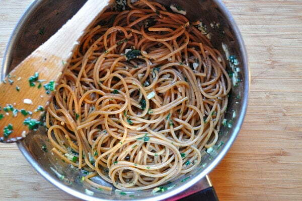Spaghetti with Parsley & Garlic - Food Gypsy