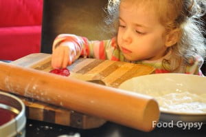 Cooking with kids, simple tasks - FG